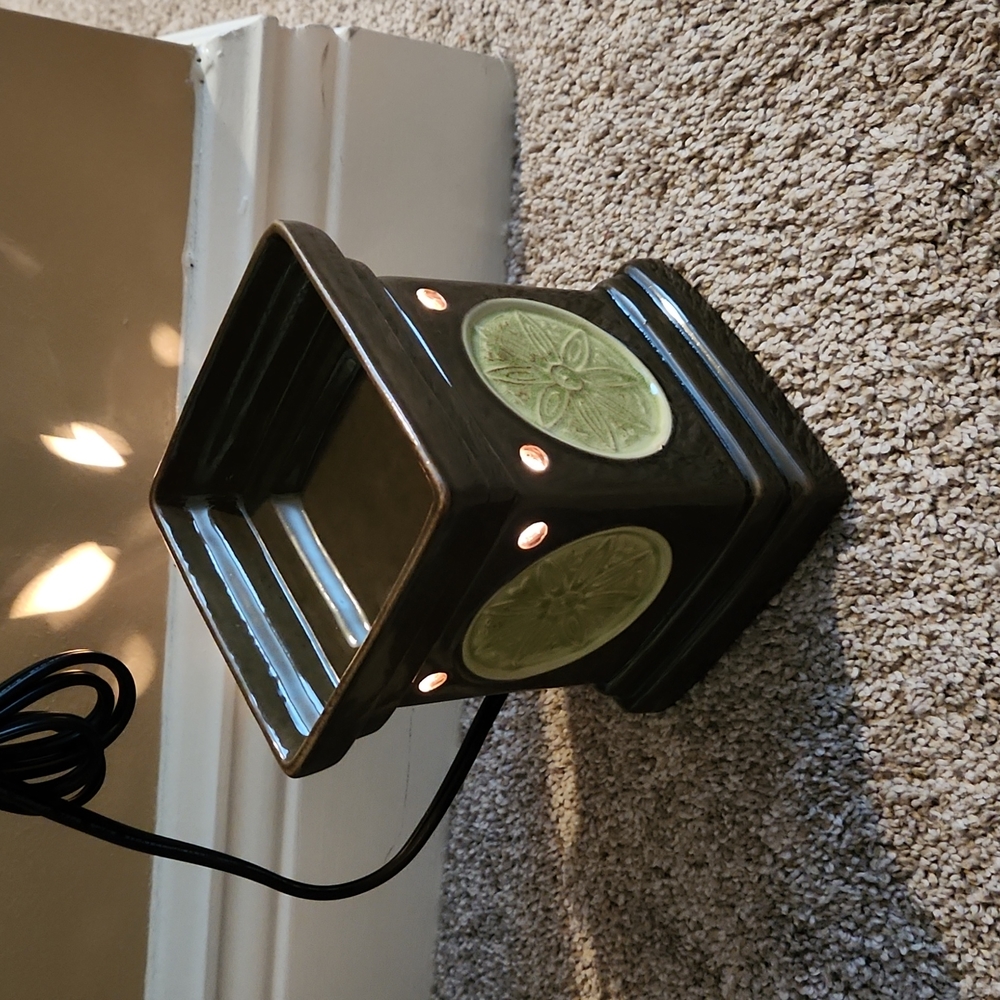 Scentsy Lotus Warmer